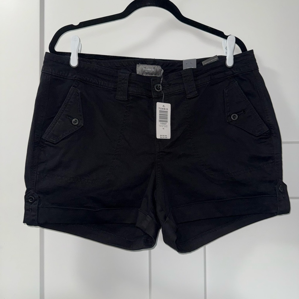 Torrid Weekender Black Cargo Shorts size 14